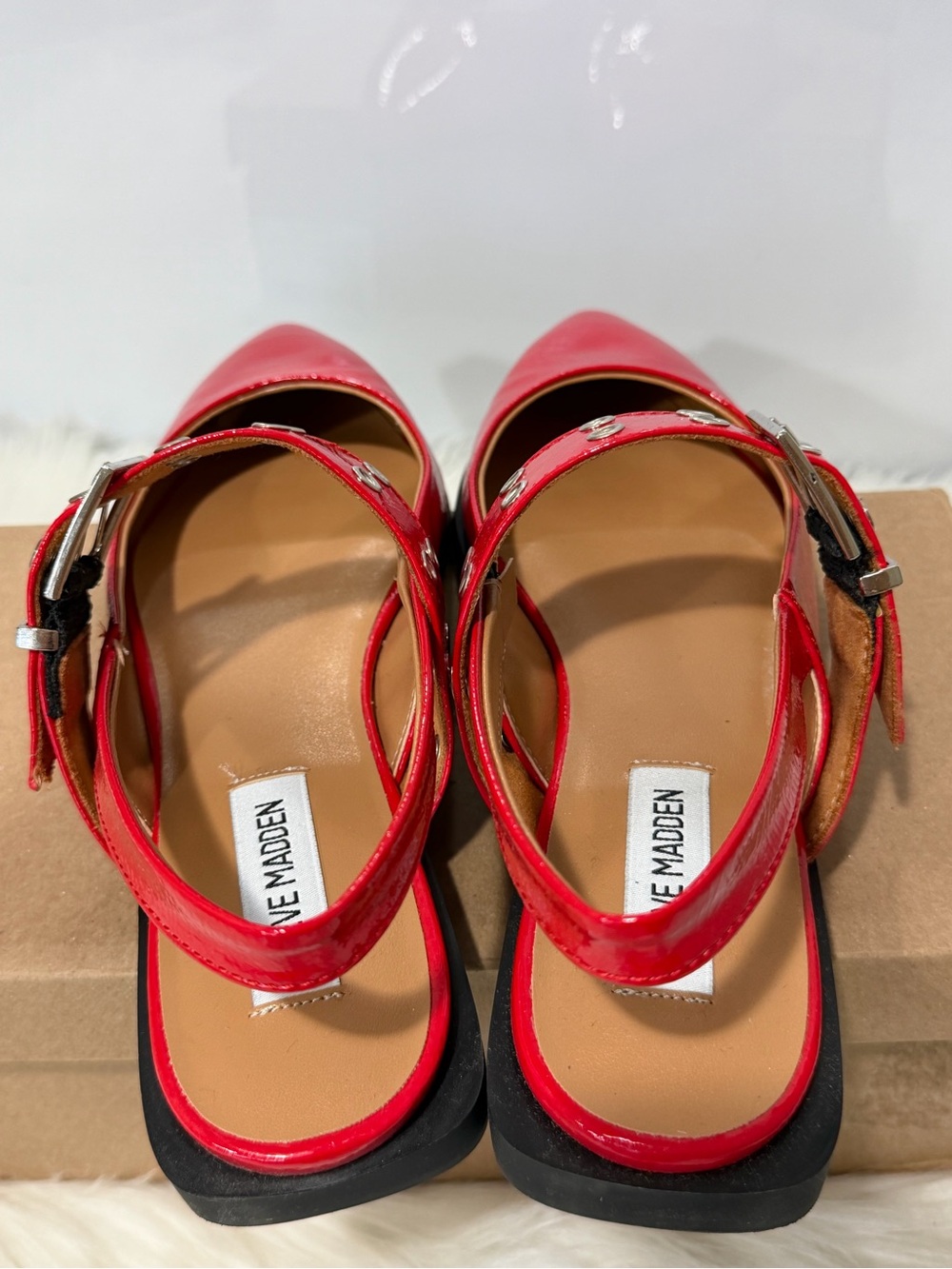NEW. Steve Madden Red Patent Pointed Slingback Flats with Grommet Strap 9.5 - Picture 4 of 11